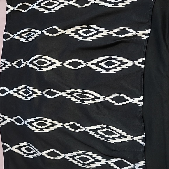 Black and White Patterned golf ⛳️ skirt by Segments Luxe in Medium. Skort. - Picture 3 of 6